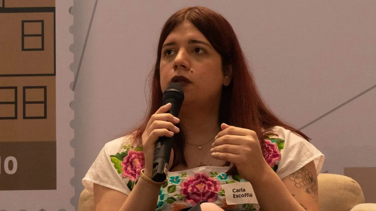 Artículo 19 condena violencia digital contra Carla Escoffié