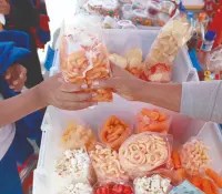 Piden a padres apoyar prohibición de comida chatarra en escuelas