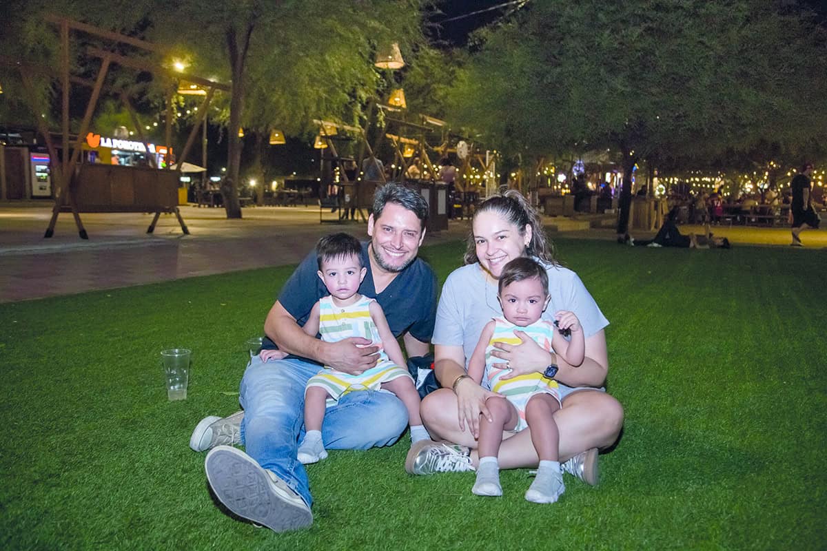 Disfrutando una cita nocturna