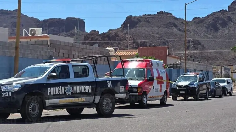 Al lugar arribaron elementos de Cruz Roja y Policía Municipal. (Foto: Especial / EXPRESO)