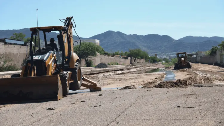 Construcciones sin permiso ponen en riesgo a colonias de Hermosillo. (Foto: Jesús Ballesteros)