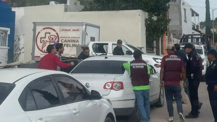 Autoridades llegan al lugar de los hechos. (Foto: Karyna Vieyra / EXPRESO)