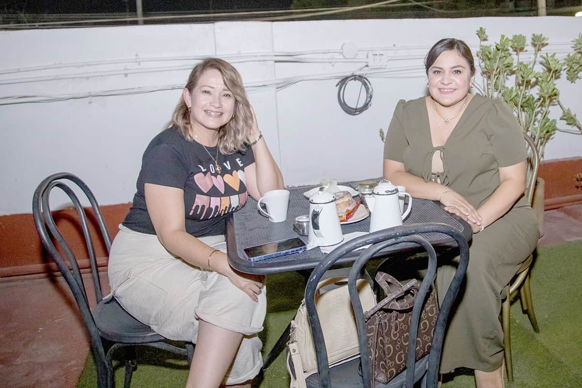 Las mascotas conquistan el lugar y llenan de alegría la noche