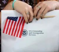 Nuevos requisitos complican la obtención de la ciudadanía en Estados Unidos