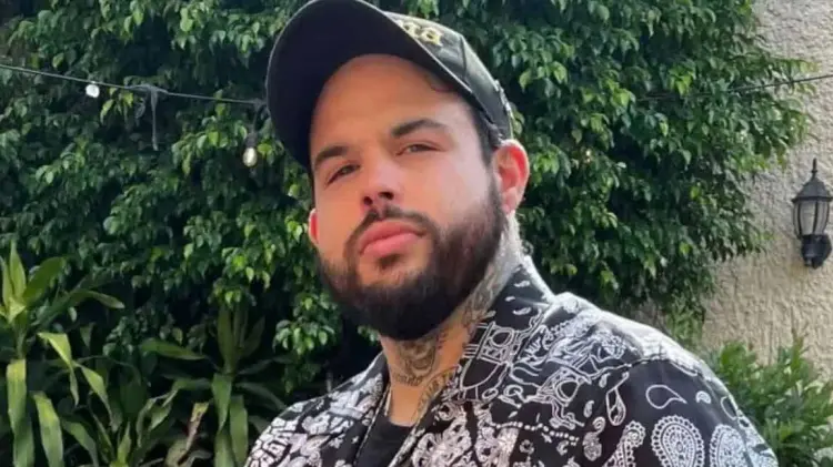 Emiliano Aguilar dedica foto a Christian Nodal con indirecta polémica.