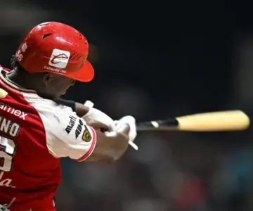 Niño en terapia intensiva tras pelotazo en juego de Diablos Rojos