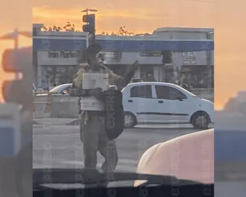 Precariedad en México representada por jóvenes en redes sociales y realidad