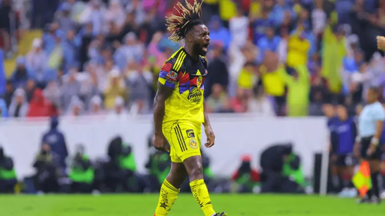 Allan Saint-Maximin se mostró superior a sus rivales en los primeros minutos. (Foto: Cortesía)