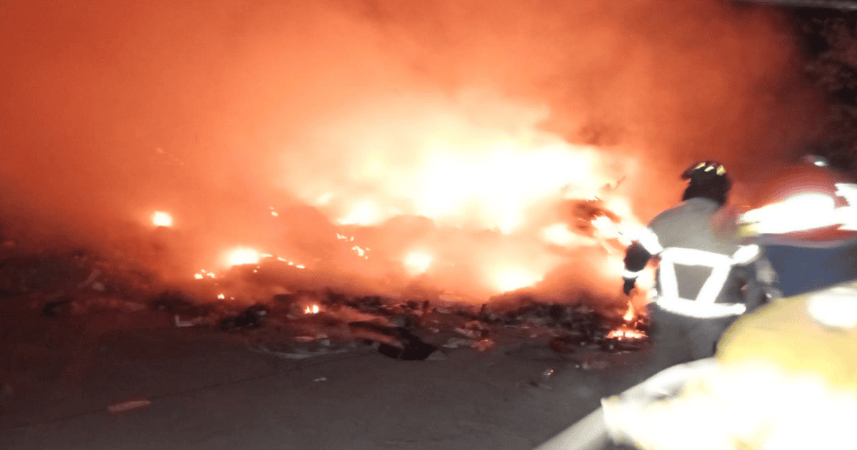 El relleno sanitario de Ímuris fue incendiado ayer y el MP investiga