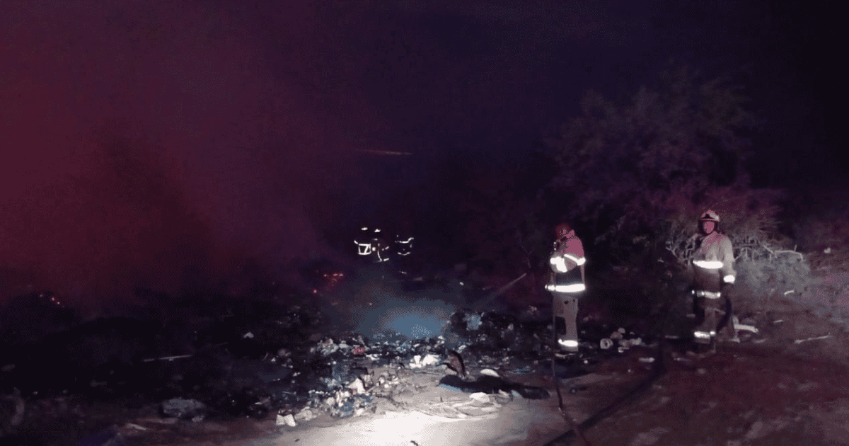 El relleno sanitario de Ímuris fue incendiado ayer y el MP investiga