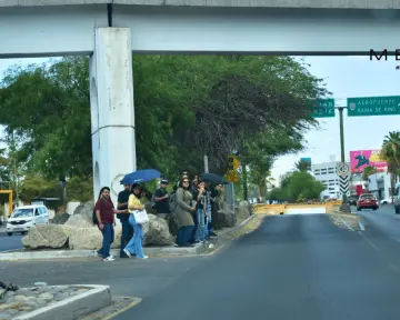 Estudiantes presentan alternativas para puente frente a la Unison