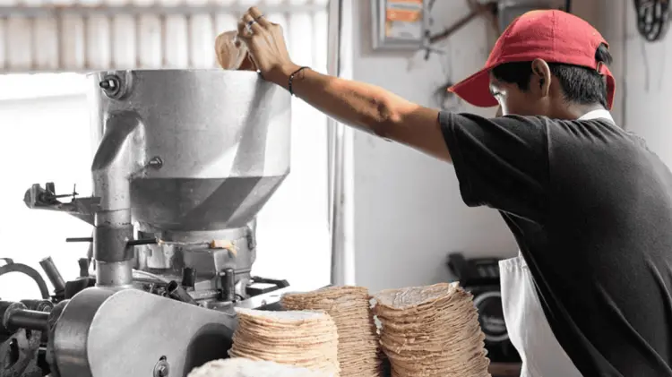 El precio de la tortilla es de 23.70 pesos por kilo en principales ciudades del país; 29 en Acapulco