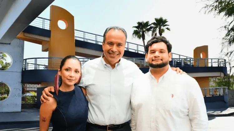 Melissa Samaniego y Yoshua Montaño participaron en el encuentro con autoridades. (Especial/EXPRESO)
