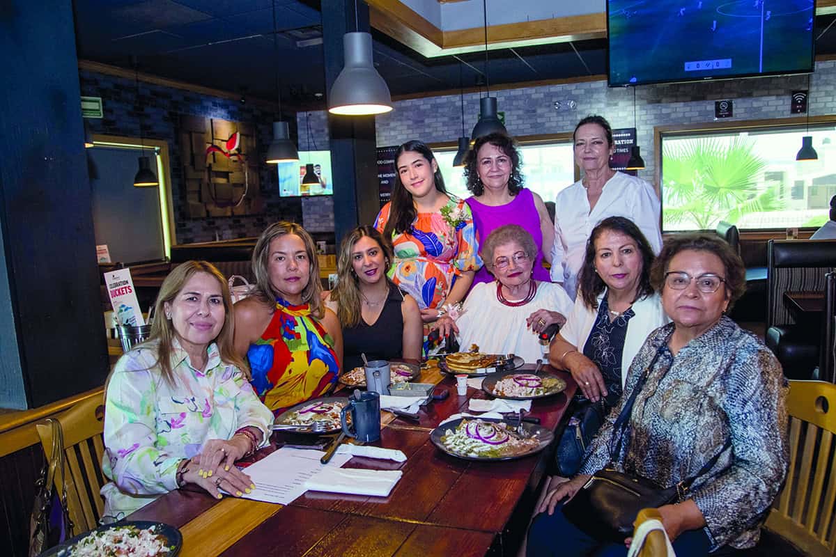 Celebran la espera de Emma