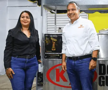 KyA Dogos recibe placa de ganador del Dogo Fest 2025 en Hermosillo