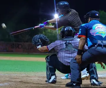 R&R Sports vencen a AJ3 y se mantienen invictos en la Liga del Sol