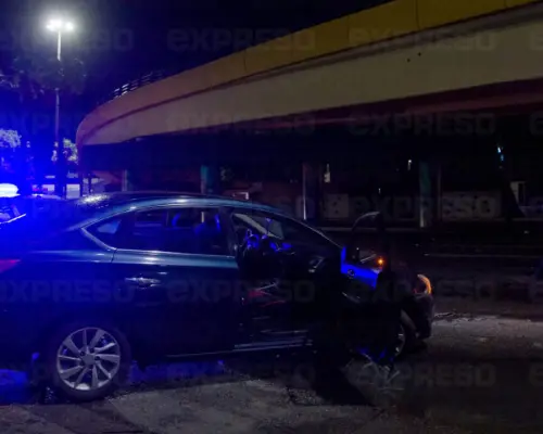 Auto choca debido a las lluvias en Hermosillo; no hay lesionados