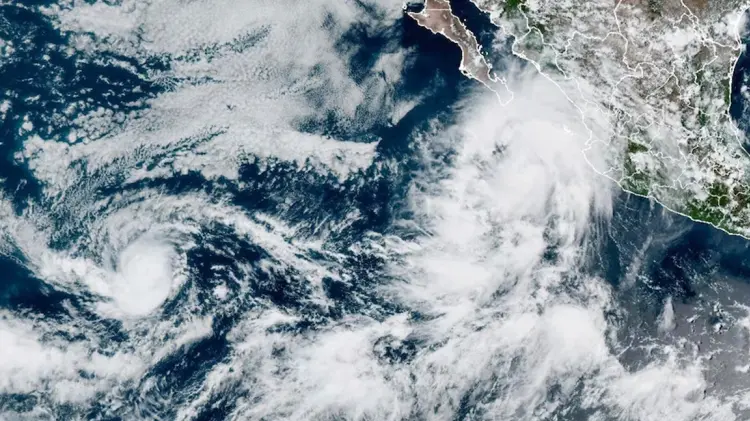 Huracán Lorena categoría 1 impactará con lluvias y vientos en BCS, Sonora y Sinaloa.