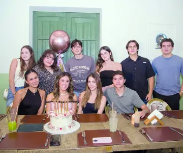 Conviven con alegría sincera