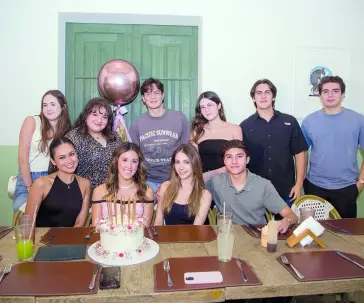 Conviven con alegría sincera