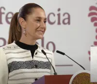 Sheinbaum reconoce a mujeres indígenas y presenta cartilla de derechos