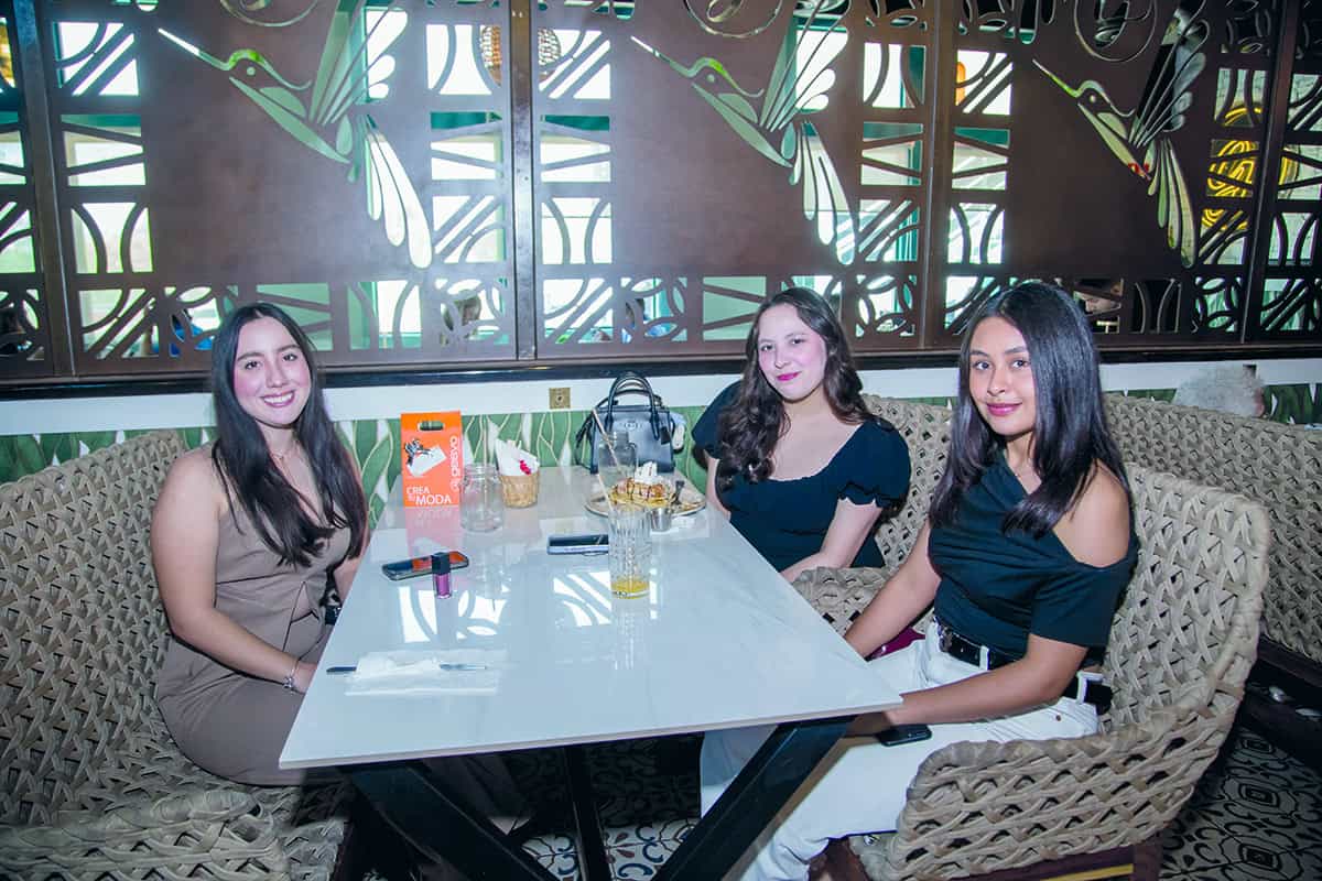 Conviven en ambiente acogedor en Casa Garmendia