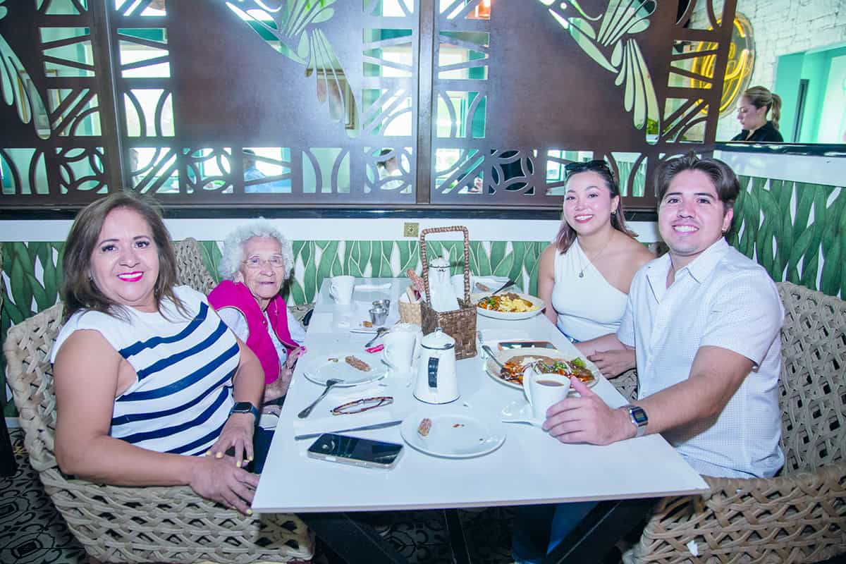 Conviven en ambiente acogedor en Casa Garmendia