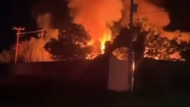 Rancho incendiado tras narcoguerra. (Foto: Especial / EXPRESO )