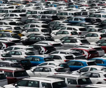 México planea aranceles de hasta 50% a autos y productos chinos