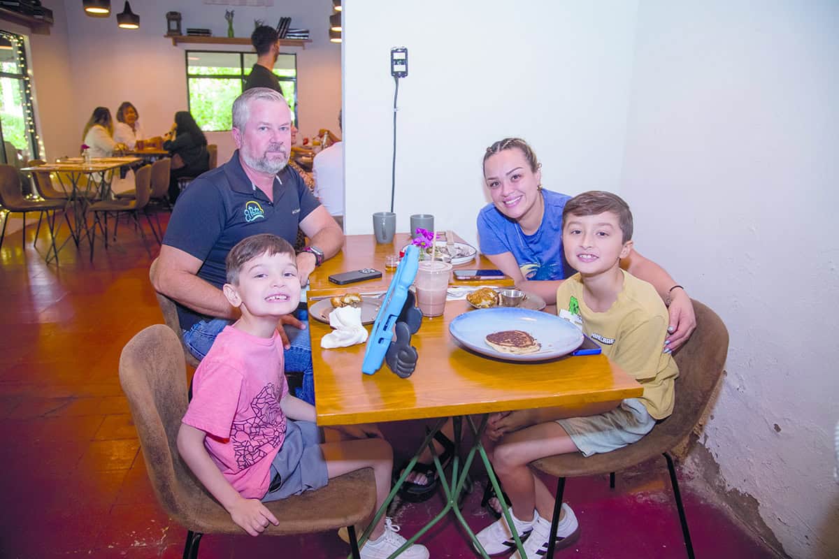 Viven la plenitud de la convivencia en Onza Restaurante