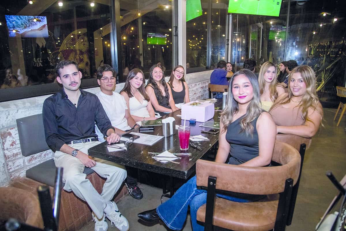 Celebran la vida de sus amigos en Gastronora