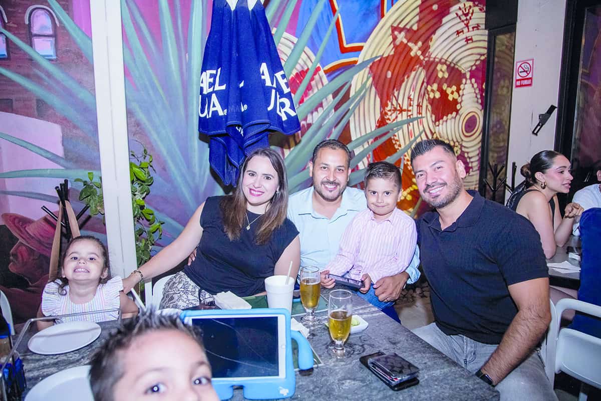 Celebran la vida de sus amigos en Gastronora