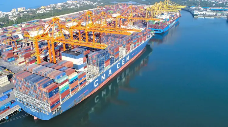 Gobierno analiza retirar control portuario a la Marina