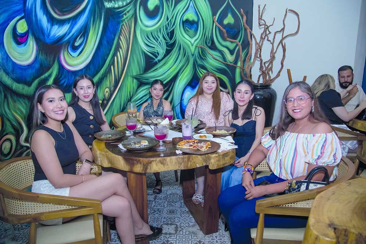Se sorprenden ante los cumpleaños en Marqueza Kitchen & Drinks