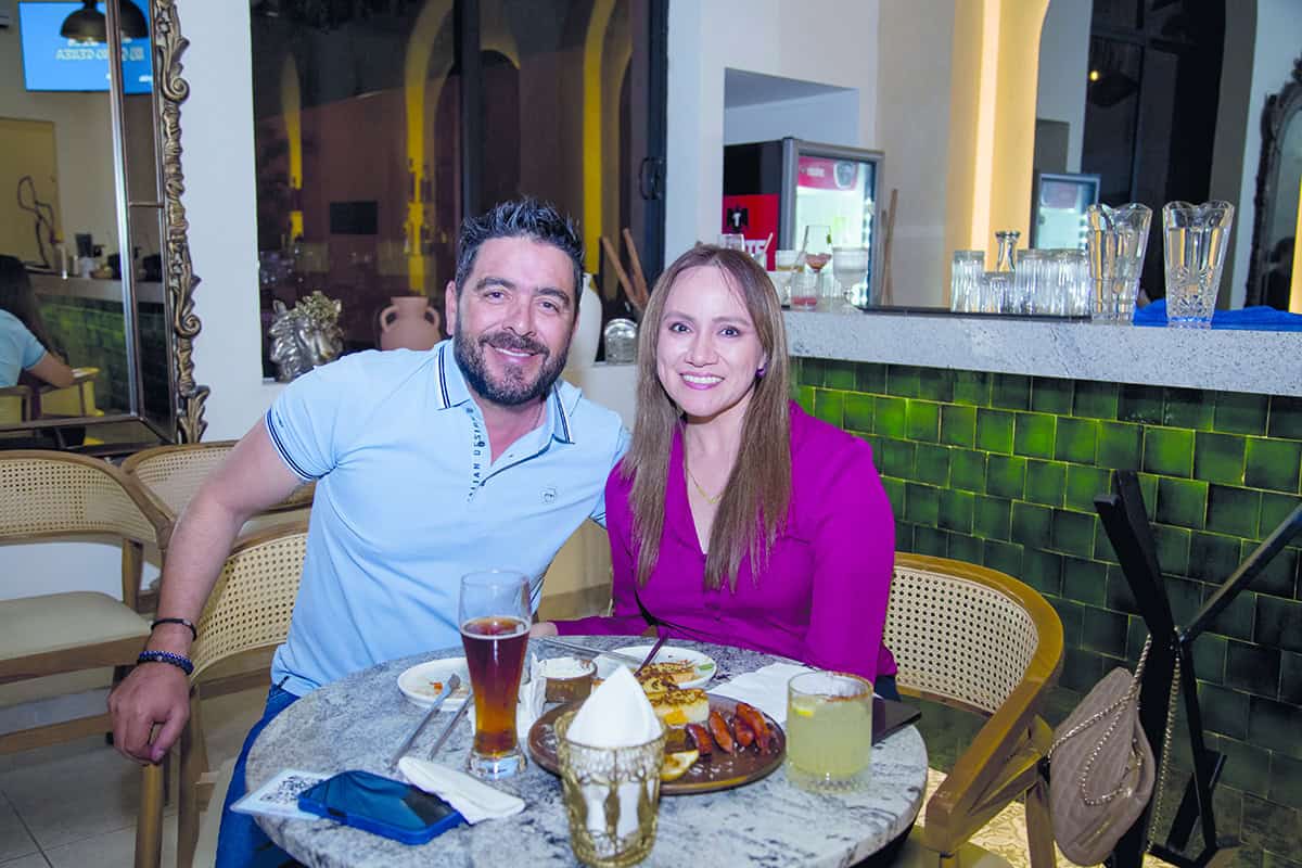 Se sorprenden ante los cumpleaños en Marqueza Kitchen & Drinks