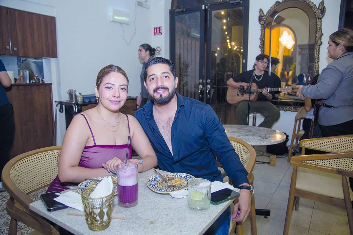 Se sorprenden ante los cumpleaños en Marqueza Kitchen & Drinks