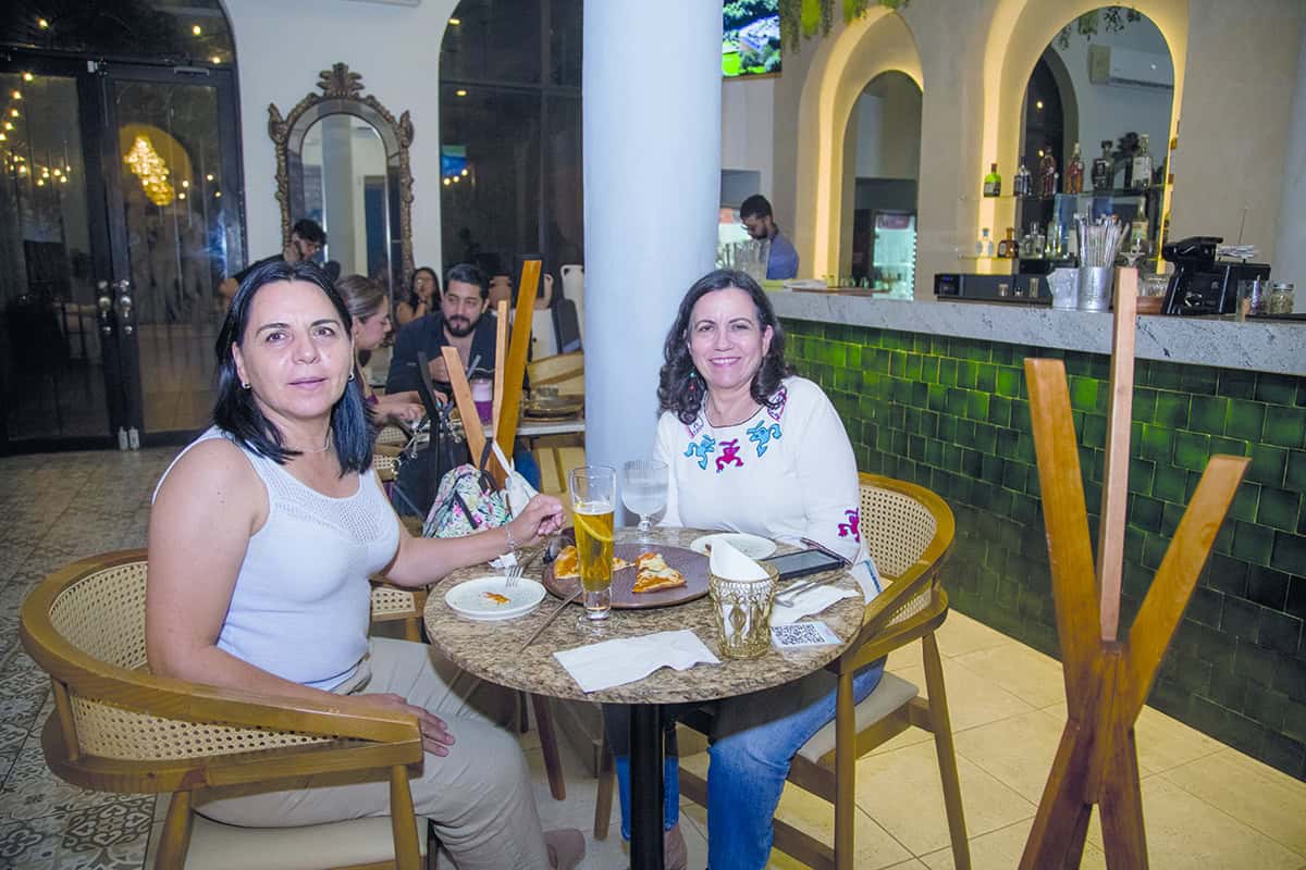 Se sorprenden ante los cumpleaños en Marqueza Kitchen & Drinks