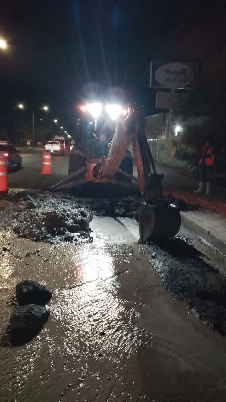 Falla en tubería de 18 deja sin agua a colonias del sur de Hermosillo