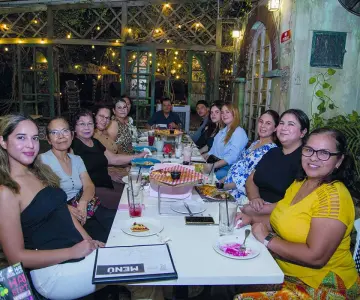 Viven el encuentro con entusiasmo en Mona Café