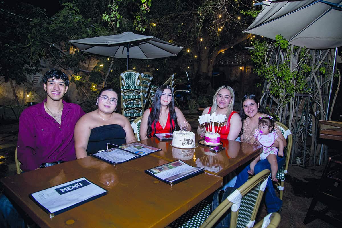 Viven el encuentro con entusiasmo en Mona Café