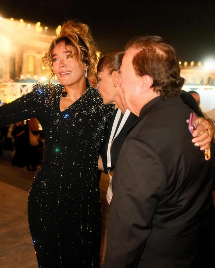 Karol G comparte conmovedor mensaje tras presentarse en el Vaticano