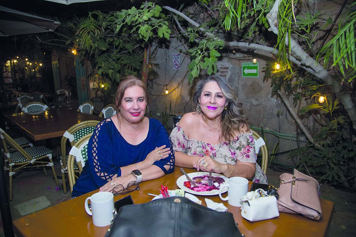 Viven el encuentro con entusiasmo en Mona Café