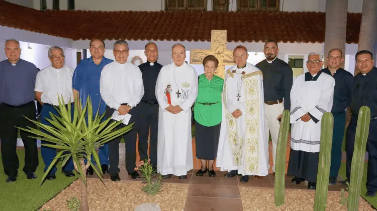 Joseph Spiteri resalta misión espiritual de las nuevas oficinas del Arzobispado. (Cortesía)