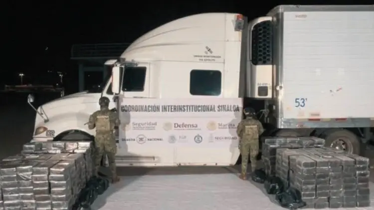 La droga estaba oculta en un tractocamión. (Foto: Especial / EXPRESO)