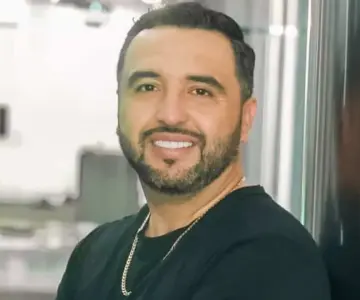 Regresa Mike Salazar a Hermosillo con humor afinado