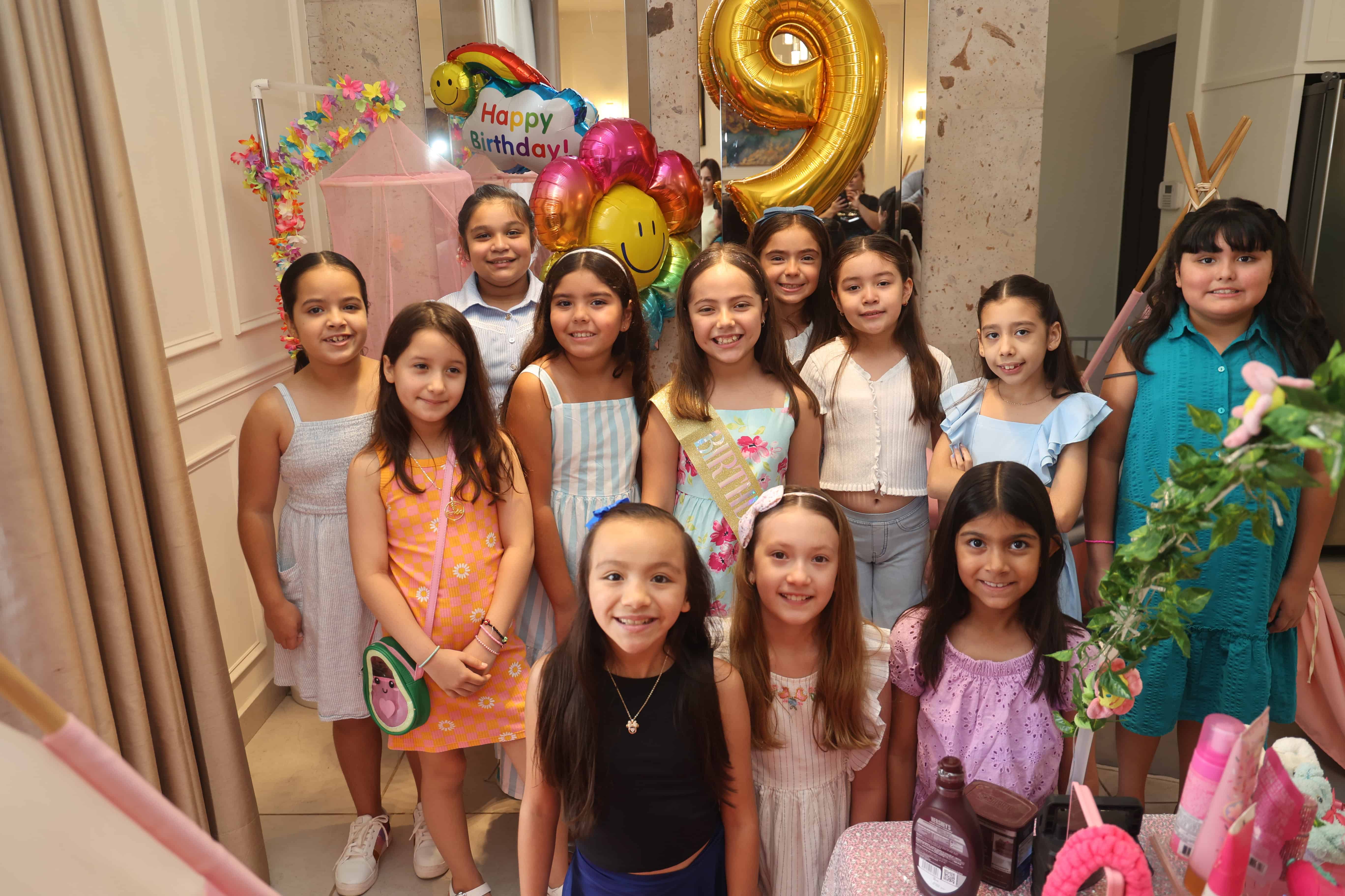 Tarde llena de juegos en la celebración de Valentina Alcaraz Salinas