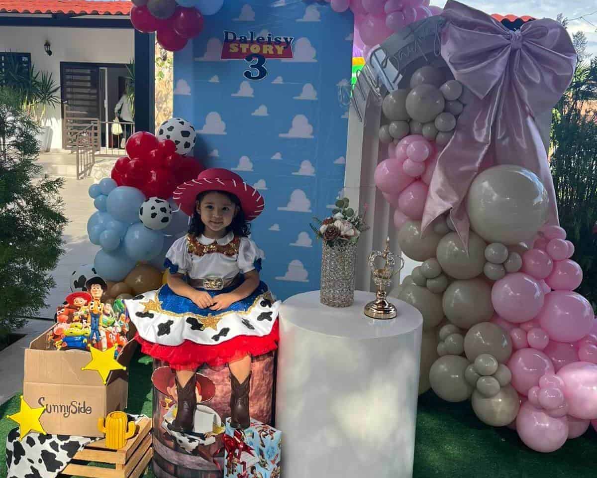 Celebran alegre congregación y cumpleaños