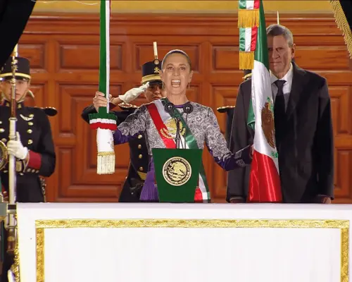 Sheinbaum da primer Grito de Independencia como primera presidenta de México