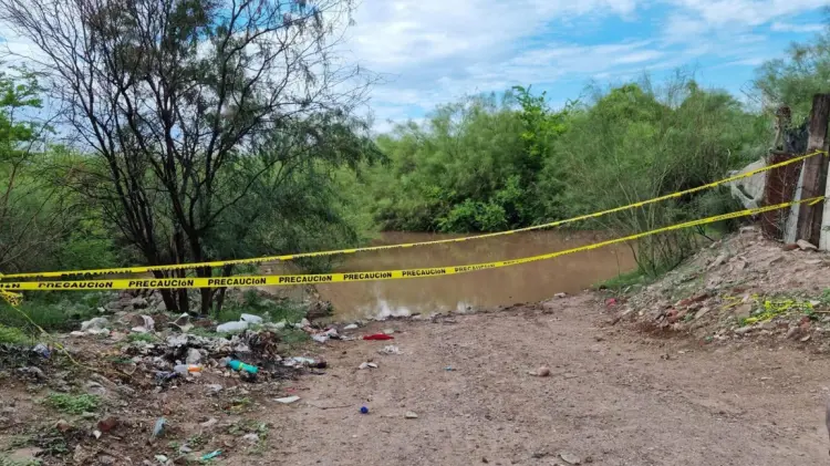 Cierran camino en Empalme por escurrimientos del río Matape.