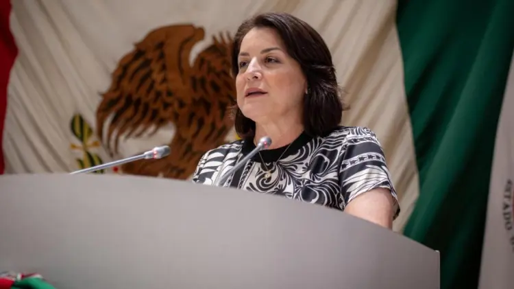 Buscan prohibir matrimonios antes de los 18 años.